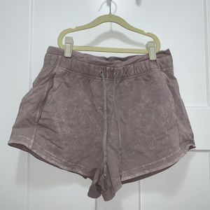 LULULEMON inner glow shorts
